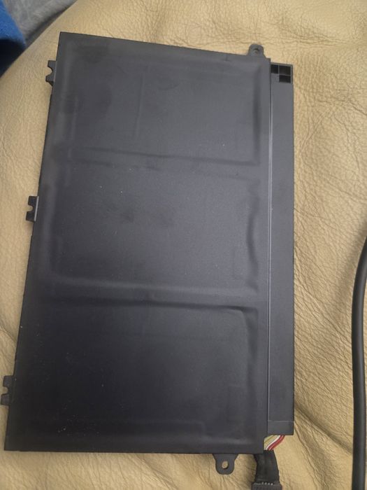 Sprzedam orginalna bateriw do laptopa lenovo. Modwl bateri L17L3P51.