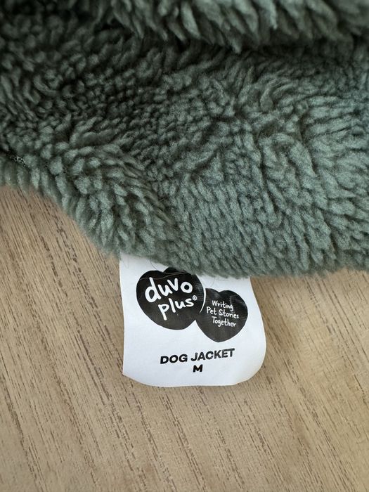 Casaco com capuz para cão