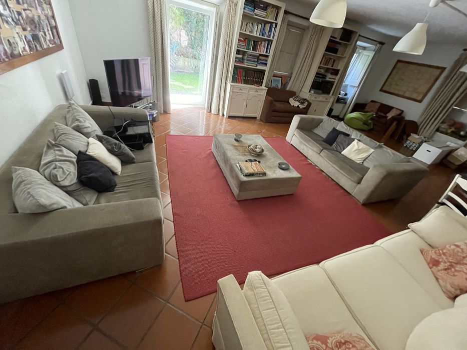 Conjunto 2 sofas + mesa de centro