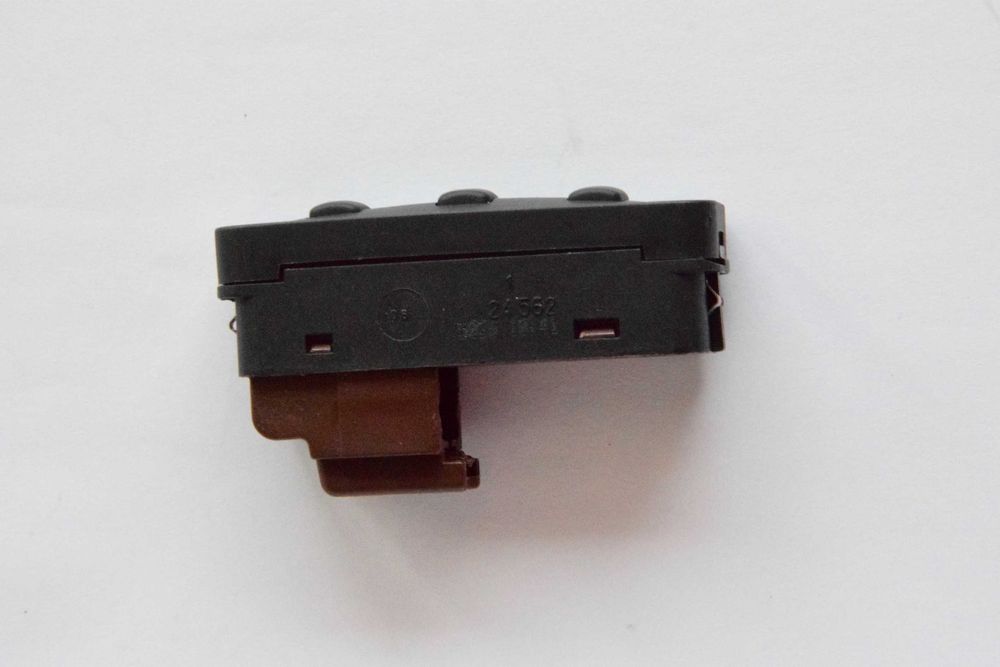 Peugeot 406 — Botão de memória do assento do condutor