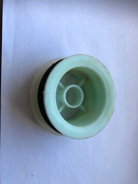 Spust  spłuczki z otworem fi  ok. 59 mm