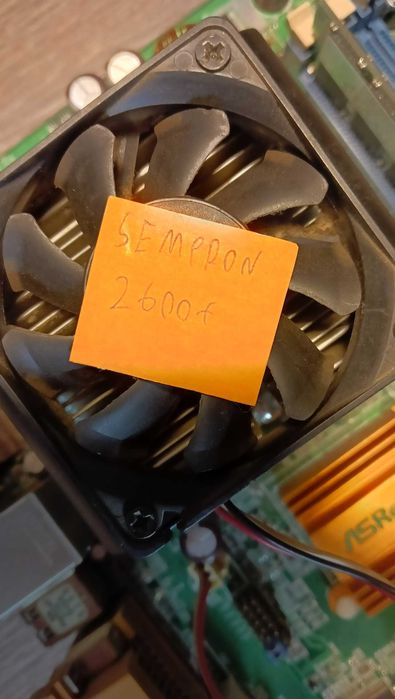 zestaw, płyta główna asrock k7s8x, procesor sempron 2600+, ram ddr 256