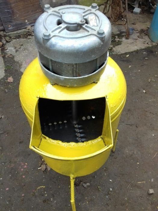 Корморезка електрическая.