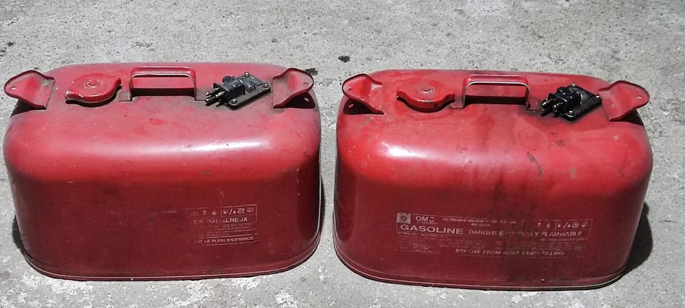 2 Depósitos  gasolina barco