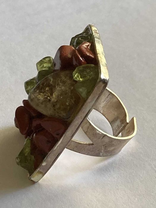 Anel de prata e pedras, grande