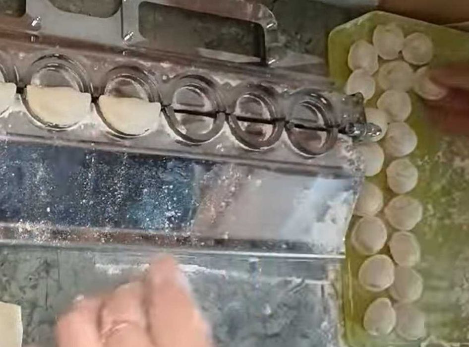 Prasa-forma do pierogów Ø60 mm – 14 pozycji