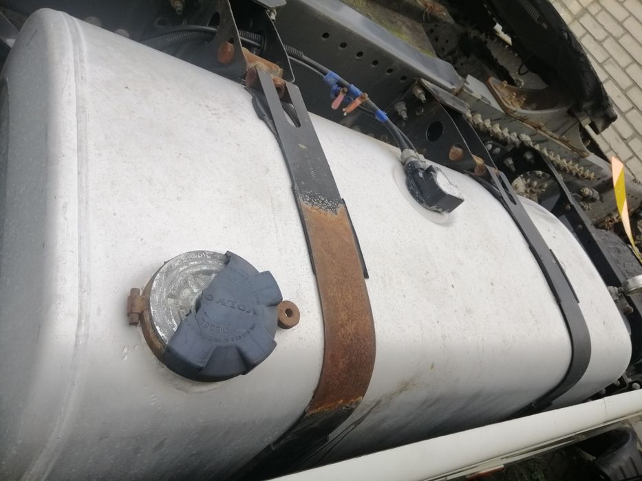 Баки Volvo Renault 450 600 літрів