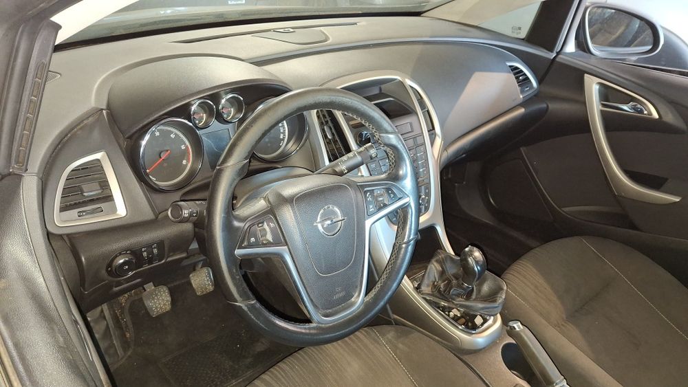 Opel astra j para peças