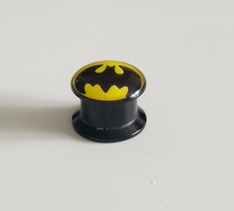 Tunel pług 12mm Batman plastikowy zakręcany piercing