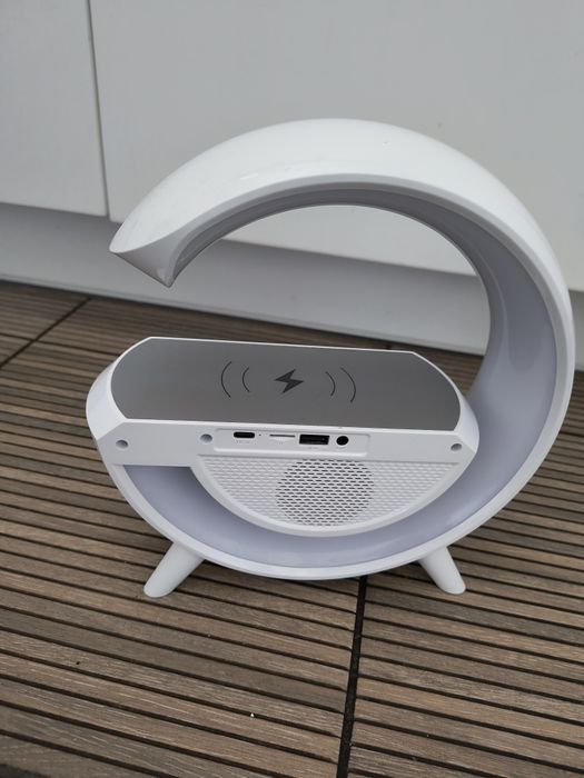 Inteligentna lampka LED gamingowa głośnik radio zegar