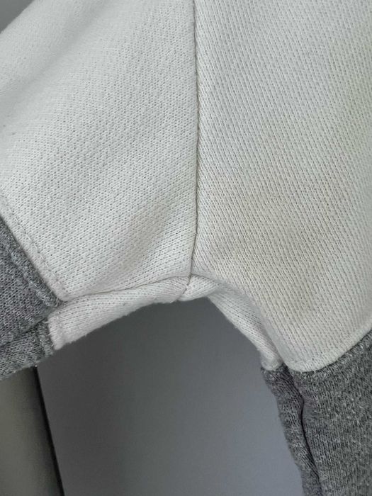 Szaro-biała bluza przez głowę z napisem, Pull&Bear - S