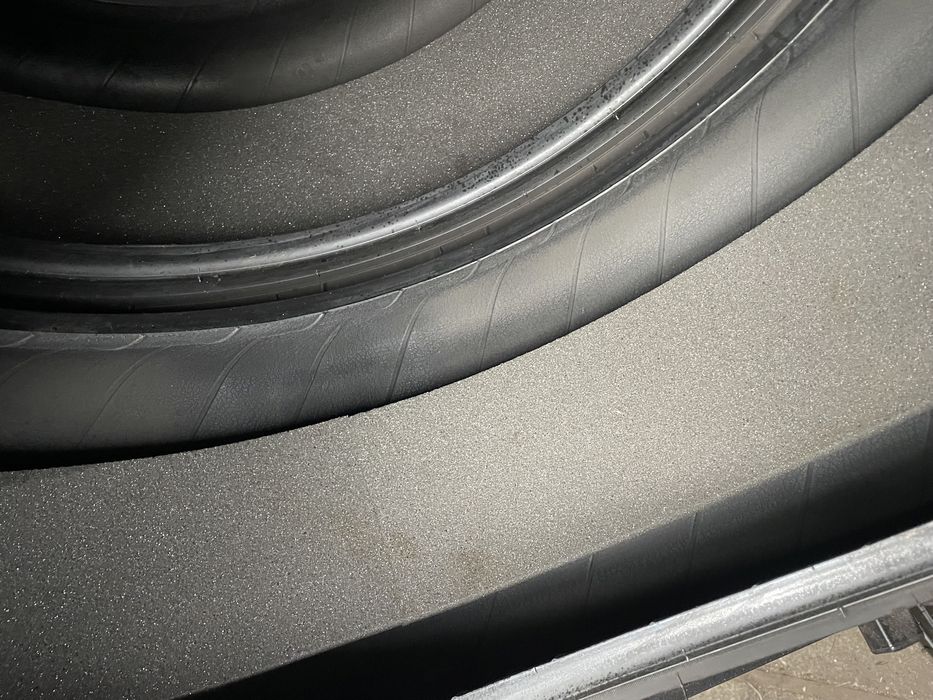 Michelin 235/45 R18 Super stan! 23 rok?