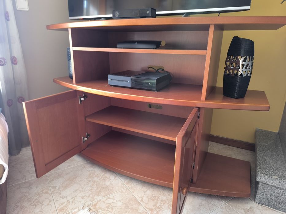 Móvel de TV de madeira