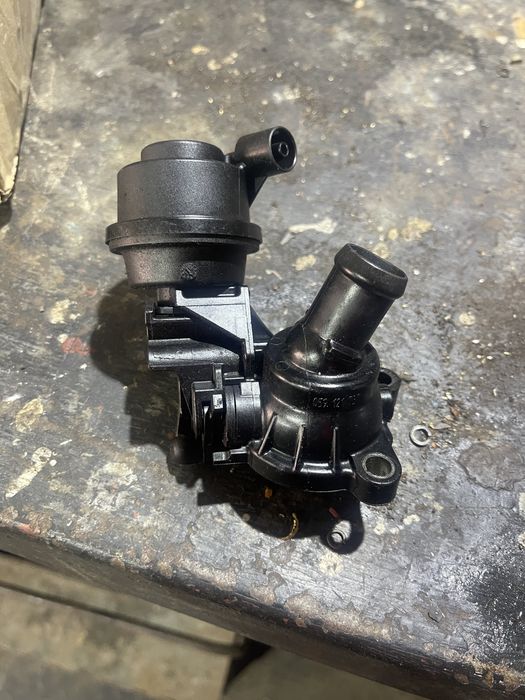 Ауди Q7 клапанная крышка