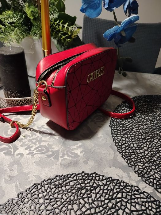 GUESS Caddie Camera Bag Magenta, Magenta