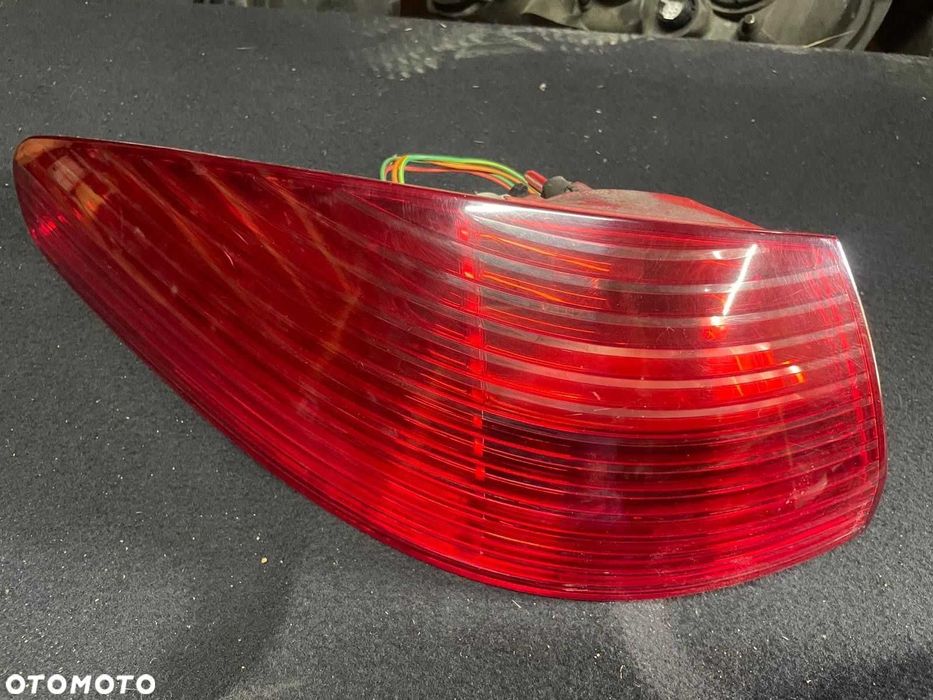 Lampa komplet lewy tył peugeot 607