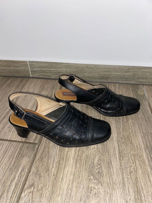 Skórzane sandały bez pięty Krisbal r. 38