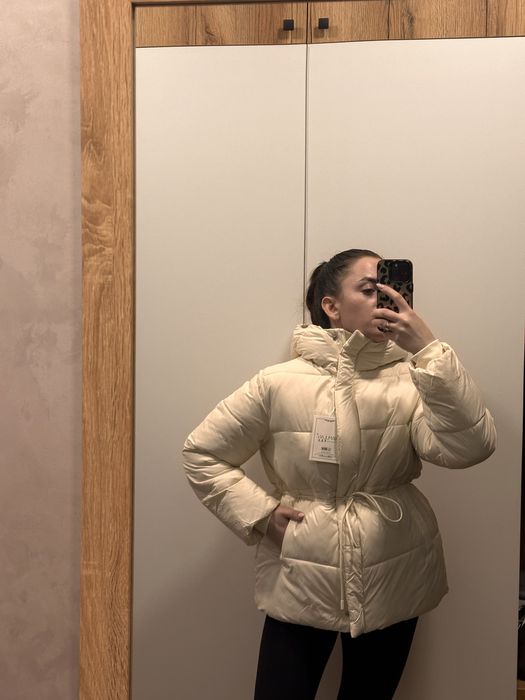 Нова куртка пуфер жіноча демісезонна на завязках коричнева молочна