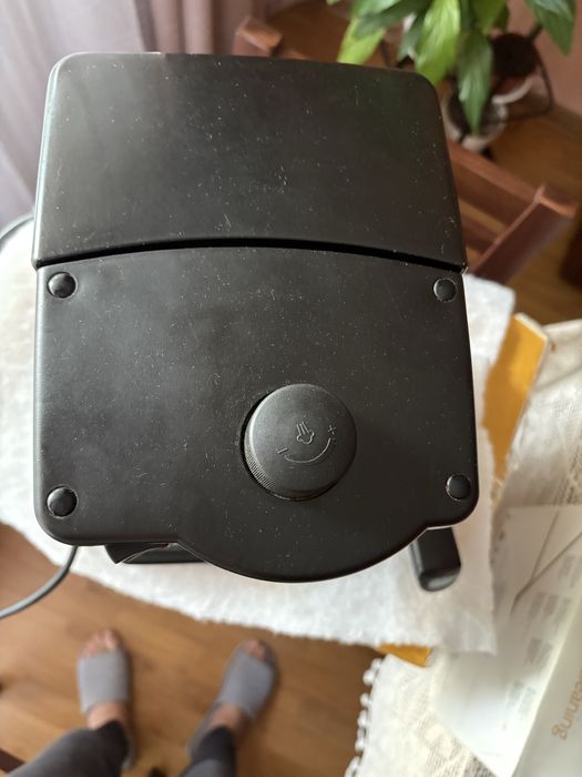 Expres ciśnieniowy do kawy DeLonghi