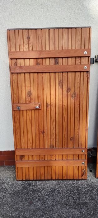 Okiennice drewniane wys 136cm, szer134cm
