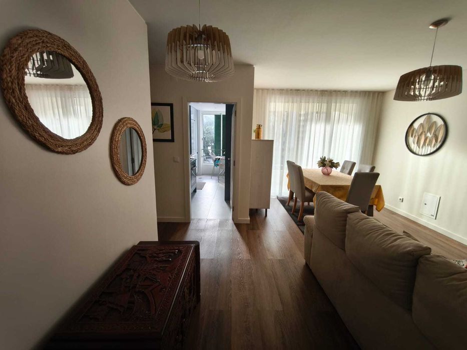 Apartamento/Condomínio com 2 quartos e 1 casa de banho