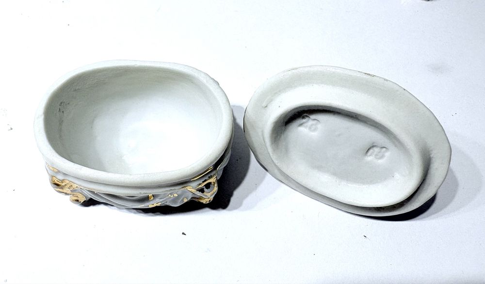 Conjunto de 3 amorosas antigas caixas em porcelana alemã Fairing 1900