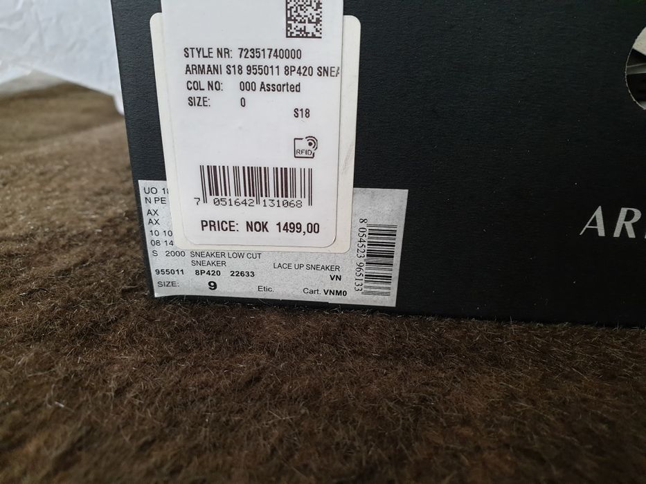 Armani Exchange buty i czapka