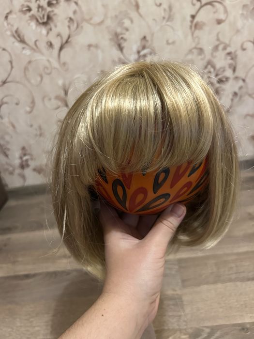 Перука жіноча синтетична кольору золотавий блонд