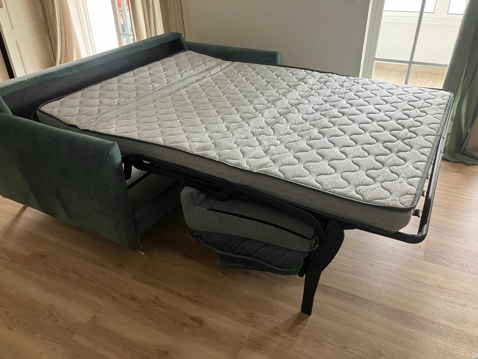 Sofá cama Fedra com sistema de abertura italiano.