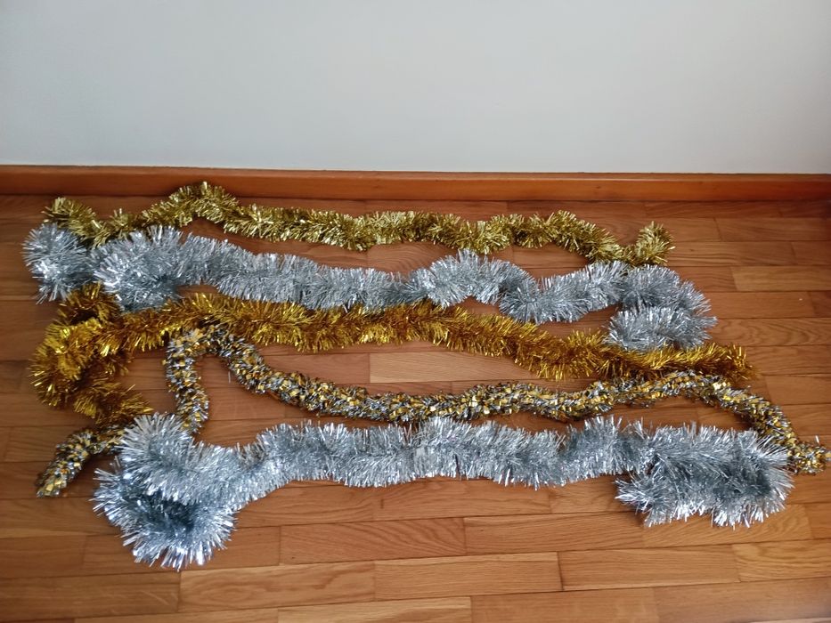 13 fitas e 13 bolas para enfeitar árvore de Natal natal