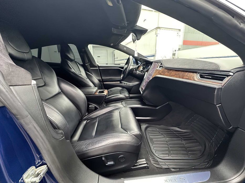 Tesla Model S P100D      2016