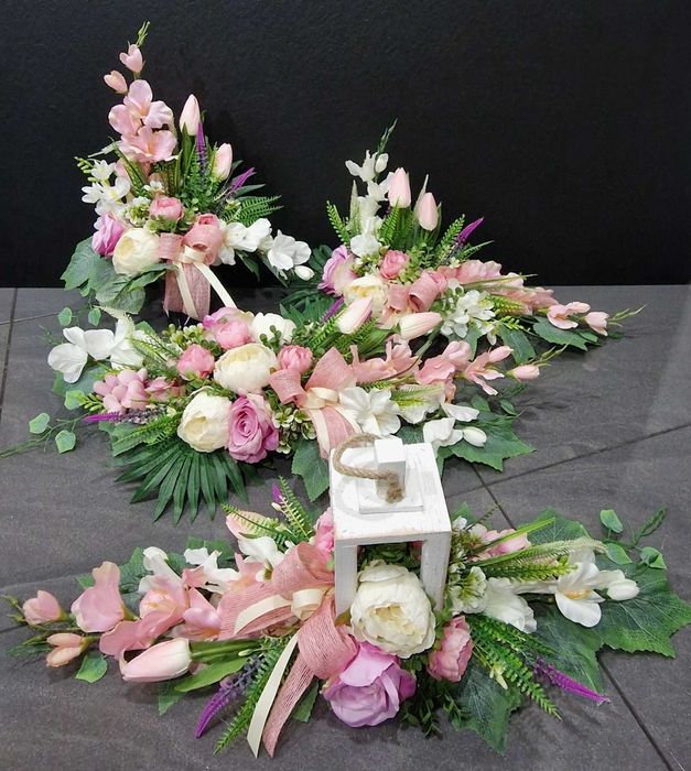 Komplet 4 kompozycji kwiatowych na grób 3xstroik +wkład do wazonu WG96