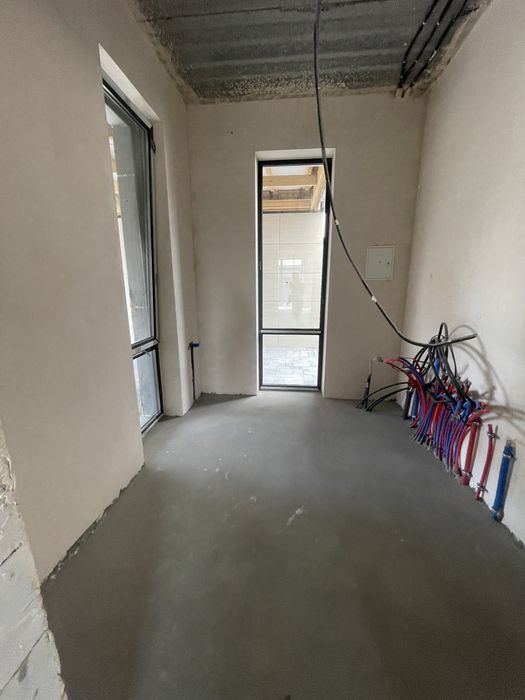 Продам дом с  выходом на Днепр Вишенки. Рядом осокорки золоче