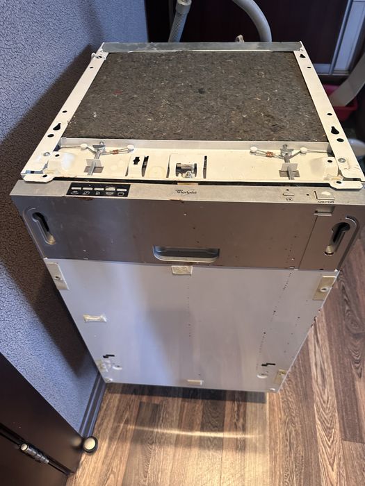 Посудомийна машина Whirlpool