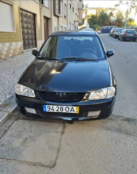 Vendo Mazda 323F com inspeção feita recentemente, feita em setembro de 2026.