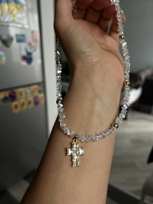 Чокери різні (дуже гарні, з переливом)