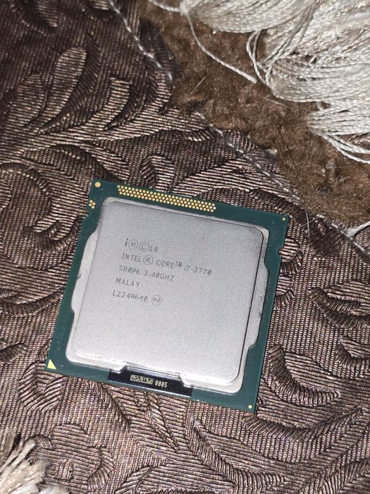 Процессор з радіатором  Intel Core i7-3770
