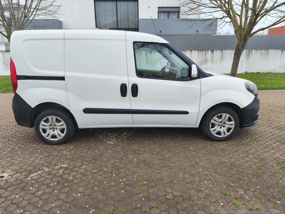 Fiat doblo profissional 1.3 gasóleo 2018 com 100 mil kms.