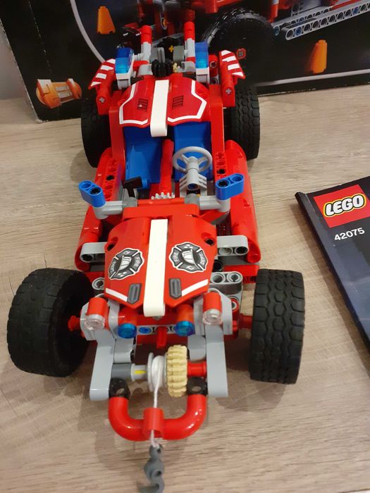 Lego technik 42075 pojazd szybkiego reagowania 2w1
