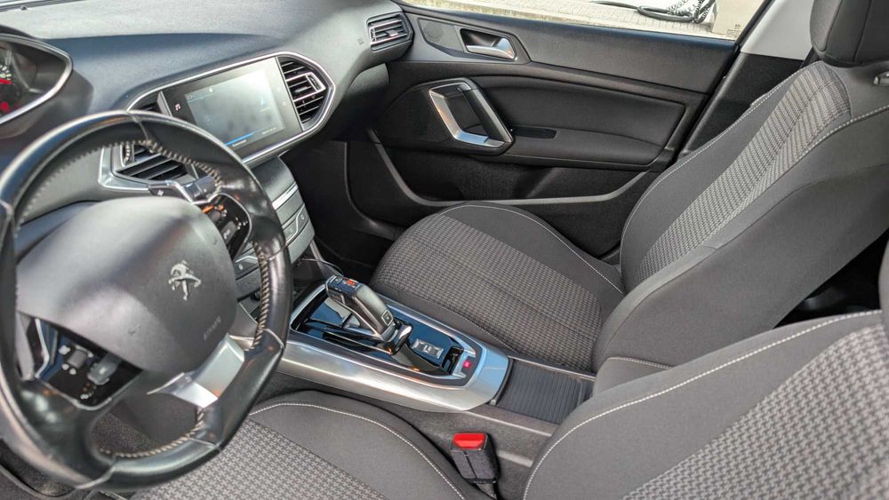 Peugeot 308 SW 1.5 BlueHDi EAT8 130CV | 2019 | Câmara Traseira