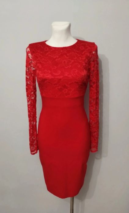 Piękna elegancka czerwona sukienka na komunię wesele chrzciny roz.38