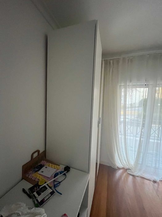 Vendo Roupeiro com 2 portas em branco - com espelho