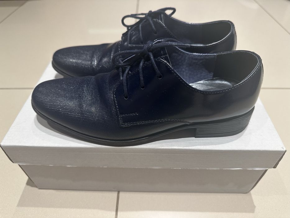 Buty granatowe 34 na komunię
