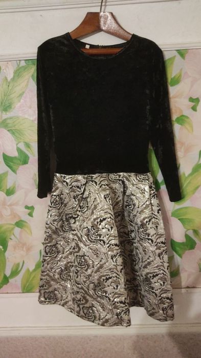 Дитячі сукні нові