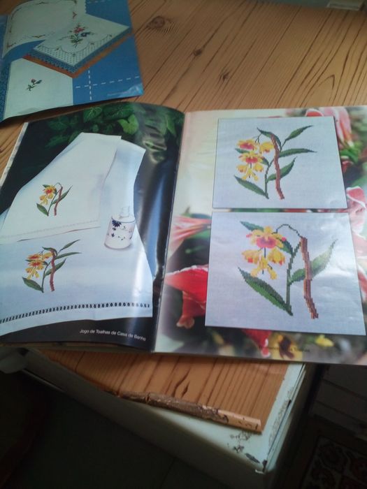 Revistas de bordados á mão.