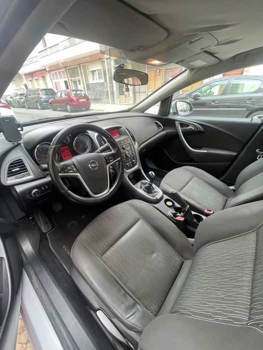 Opel Astra 2014 J Sports Tourer foto 3