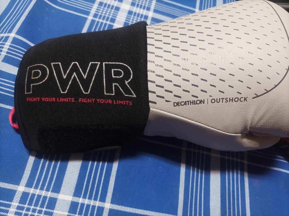 Luvas boxe e peso de pernas
