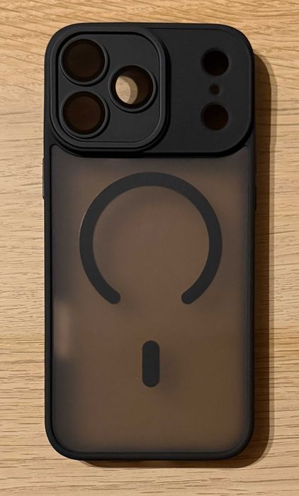Etui iPhone 17 Pro Max MagSafe osłona aparatu półprzezroczyste czarne