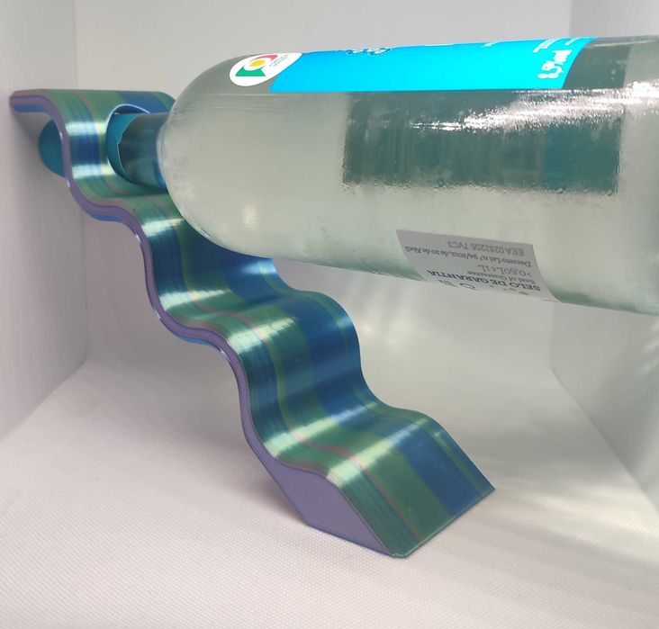 Suporte Decorativo para Garrafa – Design Equilibrado e Inovador