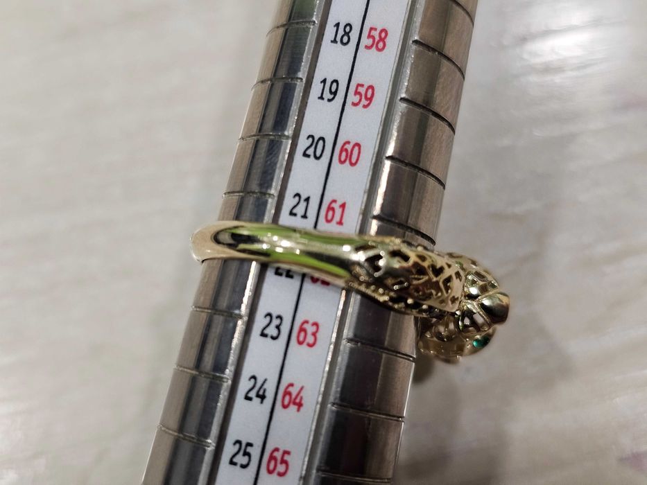 Złoty pierścionek unikatowy wzór TYGRYS PR 585